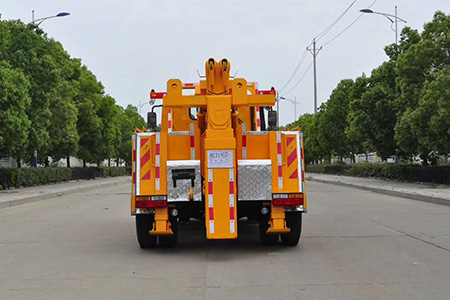 黑龙江高速公路汽车救援搭电|高速汽车送油|高速公路汽车维修救援电话